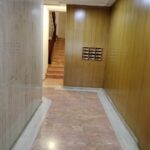 entrada a zaguan del portal edificio de consulta psicólogo xativa